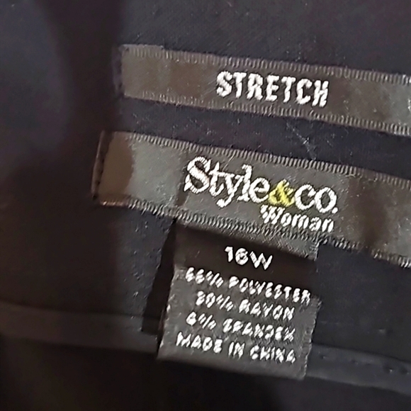 Style&co Woman crop pants Sz 16W black cuffed wide leg Stretch casual Travel - Picture 5 of 10